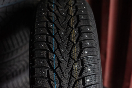фото протектора и шины WINTERNOVA STUD III Шина ZMAX WINTERNOVA STUD III 245/75 R16 111T